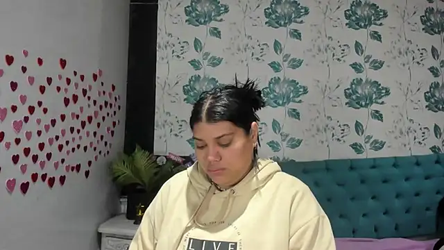 LindaBreeS online show from 02.16.25