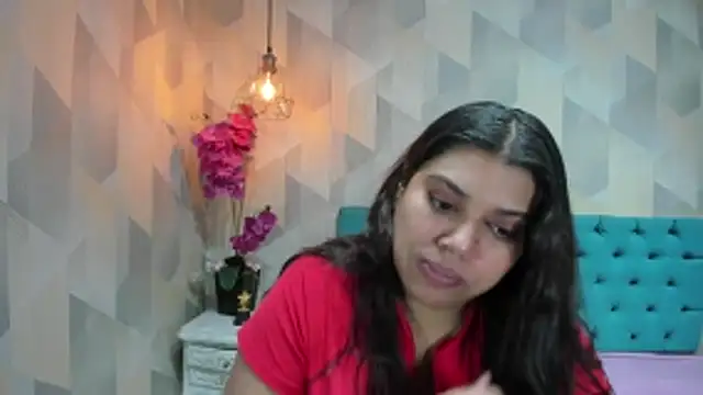 Snapshot of LindaBreeS chatting on 06.12.26 LindaBreeS online show from 06.12.26