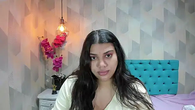 Snapshot of LindaBreeS chatting on 06.26.26 LindaBreeS online show from 06.26.26