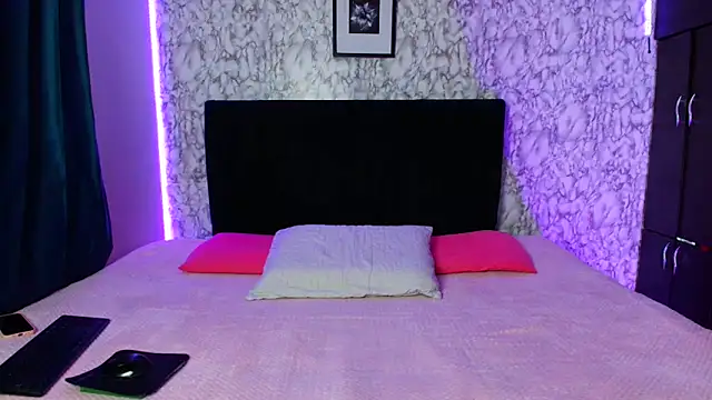 Snapshot of camii_evanss chatting on 11.12.25 camii evanss online show from 11.12.25