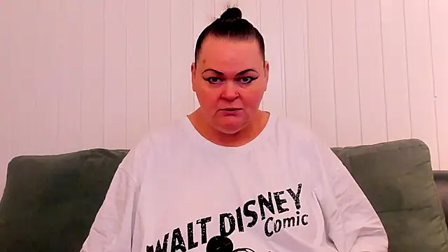 Snapshot of MilanaBiegert chatting on 02.11.26 MilanaBiegert online show from 02.11.26