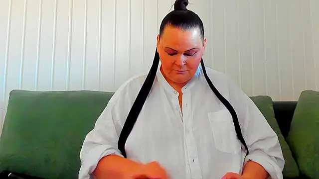 Snapshot of MilanaBiegert chatting on 03.19.26 MilanaBiegert online show from 03.19.26