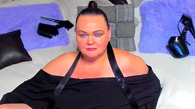 Snapshot of MilanaBiegert chatting on 04.10.26 MilanaBiegert online show from 04.10.26