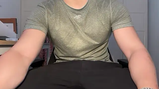 Snapshot of jungcock3210 chatting on 11.08.25 jungcock3210 online show from 11.08.25