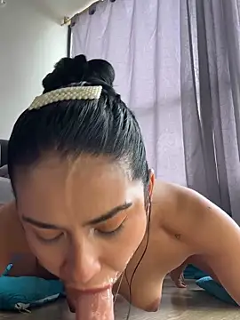 Snapshot of Nikothyna chatting on 04.15.26 Nikothyna online show from 04.15.26