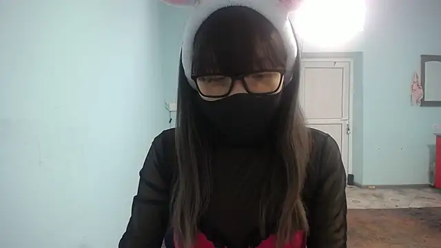 elllaaxx online show from 10.18.25