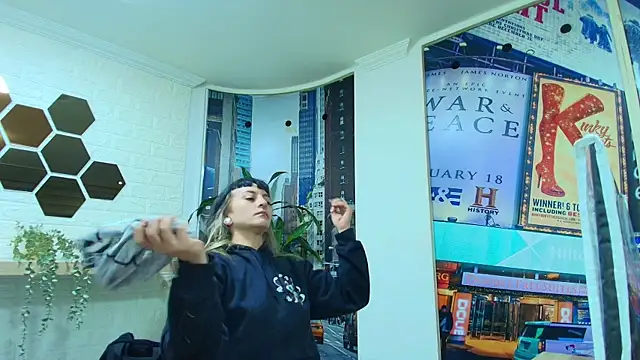 Naughty Kittenm online show from 03.05.25