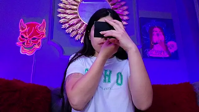 Snapshot of Julieta_Russell chatting on 03.07.25 Julieta Russell online show from 03.07.25