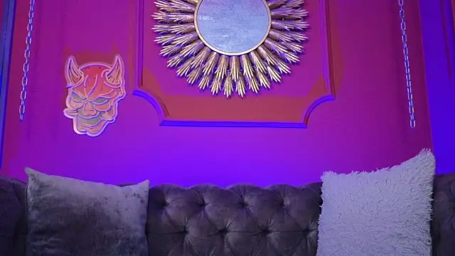 Julieta Russell online show from 01.10.26