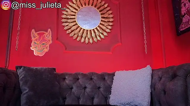 Snapshot of Julieta_Russell chatting on 05.29.26 Julieta Russell online show from 05.29.26