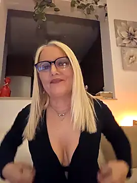 kikkastar online show from 02.17.25