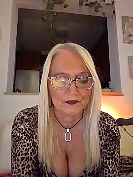 kikkastar online show from 10.05.25