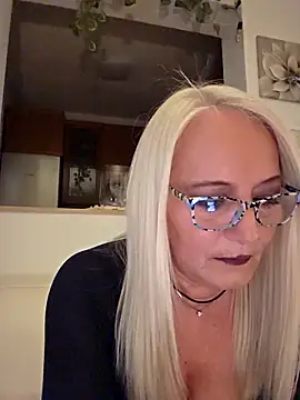 kikkastar online show from 11.28.25