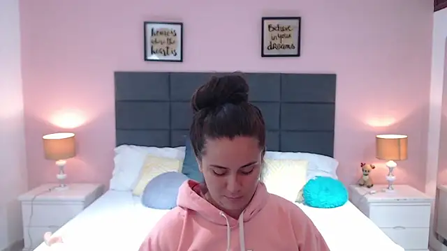 MadisonJenner online show from 02.07.25