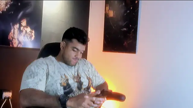 Snapshot of Big_furry_bear13 chatting on 10.22.25 Big furry bear13 online show from 10.22.25