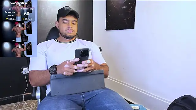 Big furry bear13 online show from 04.03.26