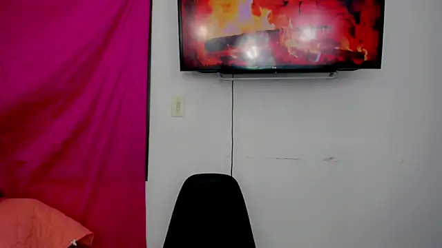 Snapshot of sunshine_uwu22 chatting on 12.27.24 sunshine uwu22 online show from 12.27.24