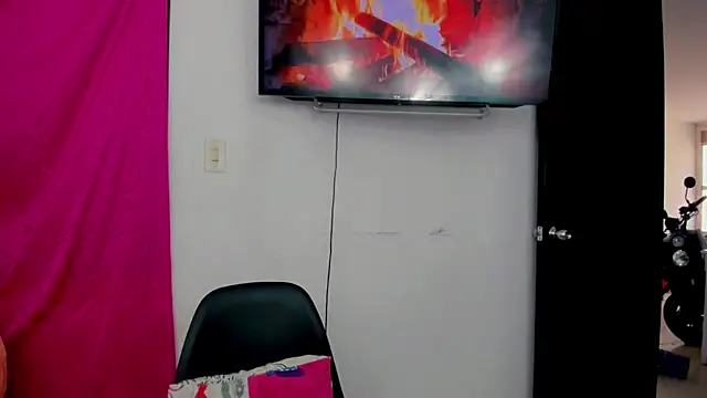 Snapshot of sunshine_uwu22 chatting on 01.11.25 sunshine uwu22 online show from 01.11.25