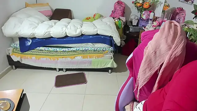 Snapshot of Mrs_mommy_ chatting on 10.01.25 Mrs mommy online show from 10.01.25