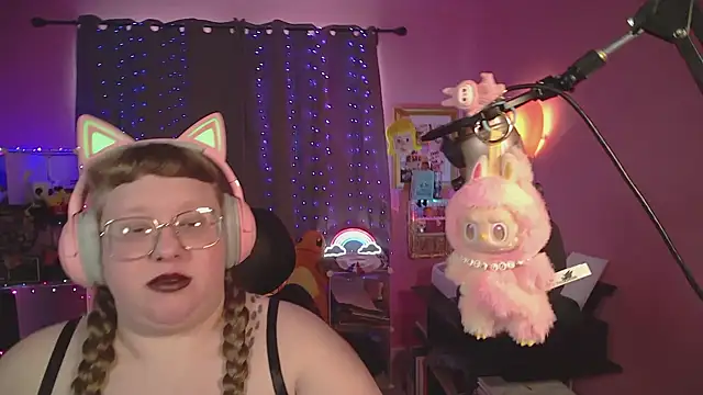 Snapshot of FatVeronica chatting on 03.23.26 FatVeronica online show from 03.23.26
