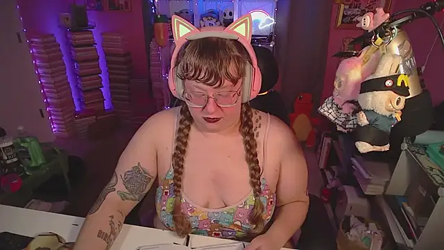Snapshot of FatVeronica chatting on 06.22.26 FatVeronica online show from 06.22.26