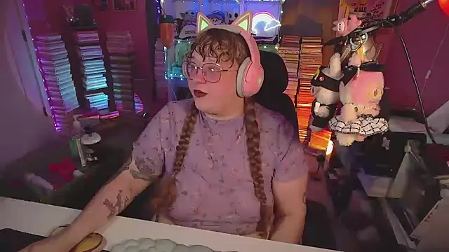 Snapshot of FatVeronica chatting on 07.12.26 FatVeronica online show from 07.12.26