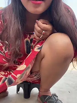 Snapshot of Ishikarana chatting on 12.16.24 Ishikarana online show from 12.16.24