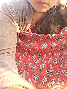 Snapshot of Ishikarana chatting on 12.18.24 Ishikarana online show from 12.18.24