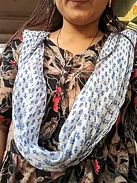 Snapshot of Ishikarana chatting on 03.11.25 Ishikarana online show from 03.11.25