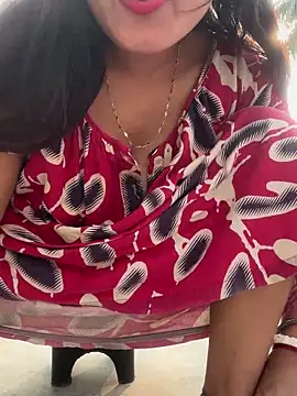 Snapshot of Ishikarana chatting on 11.21.25 Ishikarana online show from 11.21.25