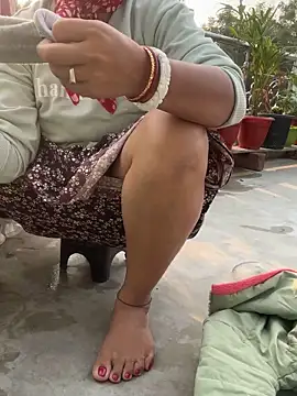 Snapshot of Ishikarana chatting on 11.30.25 Ishikarana online show from 11.30.25