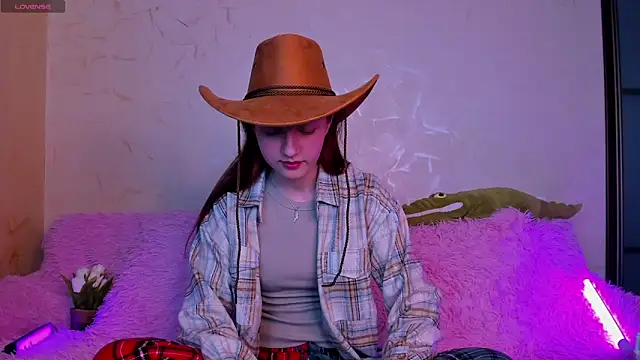 Ksuhesa online show from 02.21.25