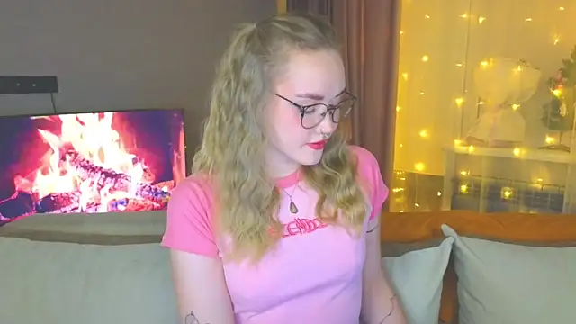 Aurora Golden1 online show from 12.24.24