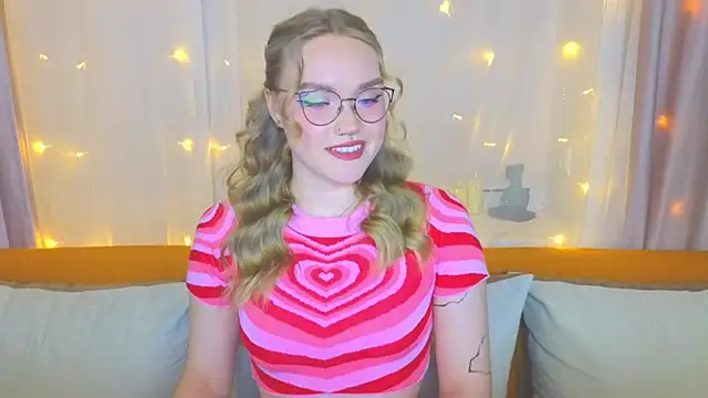 Aurora Golden1 online show from 03.18.25