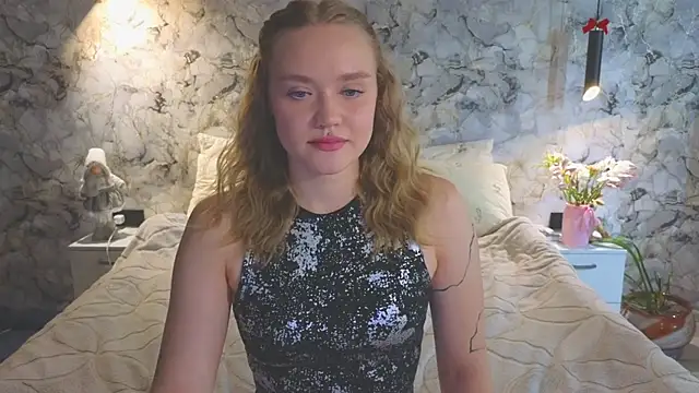 Snapshot of Aurora_Golden1 chatting on 07.19.26 Aurora Golden1 online show from 07.19.26