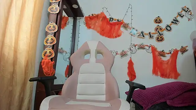 jessica hot 28 online show from 10.30.25