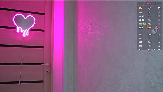 Snapshot of soffy__kisss chatting on 01.27.25 soffy kisss online show from 01.27.25