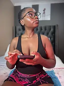 Candy-Heart online show from 02.05.25