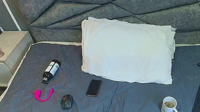 Snapshot of emmars_ chatting on 12.19.24 emmars online show from 12.19.24