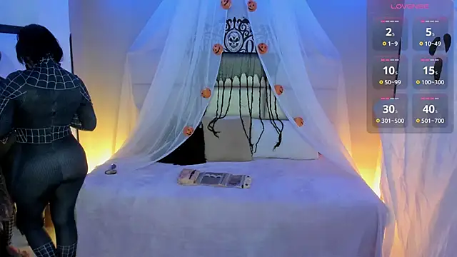 Snapshot of kristen_kassi chatting on 10.17.25 kristen kassi online show from 10.17.25