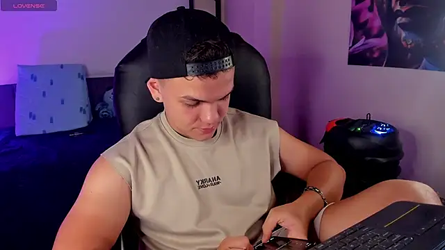 Snapshot of Dunkan_Kravitz chatting on 05.17.26 Dunkan Kravitz online show from 05.17.26
