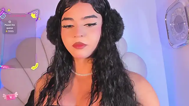 Snapshot of Summer_walkerr chatting on 11.16.25 Summer walkerr online show from 11.16.25