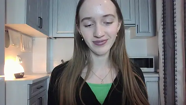 Snapshot of leslie_my_lovee chatting on 03.15.25 leslie my lovee online show from 03.15.25