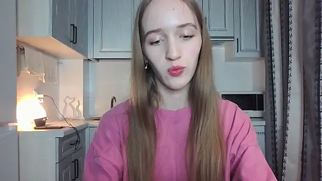 Snapshot of leslie_my_lovee chatting on 09.14.25 leslie my lovee online show from 09.14.25