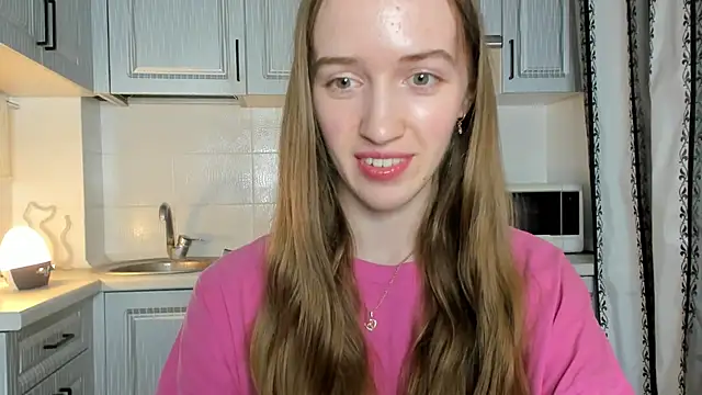 Snapshot of leslie_my_lovee chatting on 07.05.26 leslie my lovee online show from 07.05.26