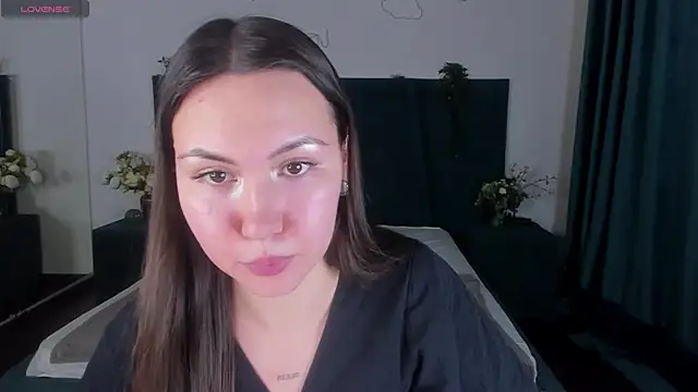 Snapshot of GIGI_BENNET chatting on 12.11.24 GIGI BENNET online show from 12.11.24