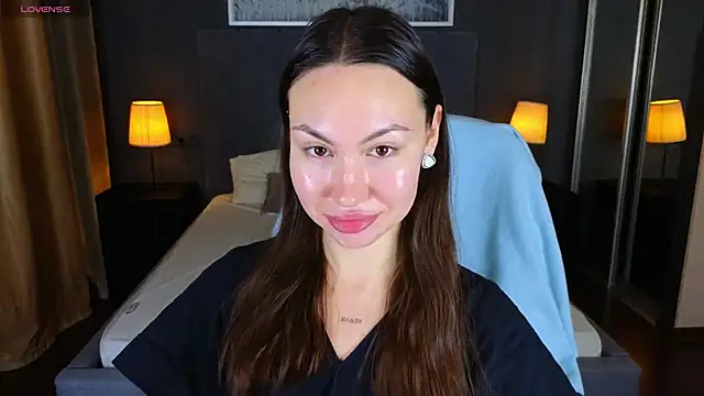 Snapshot of GIGI_BENNET chatting on 12.12.24 GIGI BENNET online show from 12.12.24