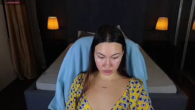 Snapshot of GIGI_BENNET chatting on 12.16.24 GIGI BENNET online show from 12.16.24