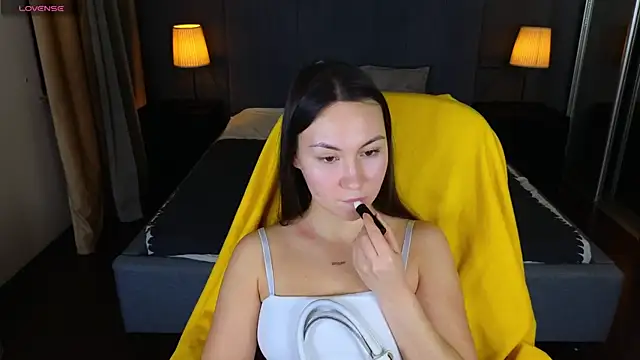 Snapshot of GIGI_BENNET chatting on 12.22.24 GIGI BENNET online show from 12.22.24