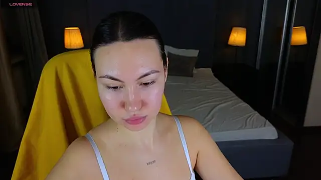 Snapshot of GIGI_BENNET chatting on 12.27.24 GIGI BENNET online show from 12.27.24